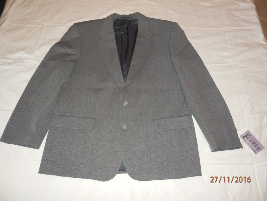 Casaco novo de Sra. tamanho 52, côr cinza