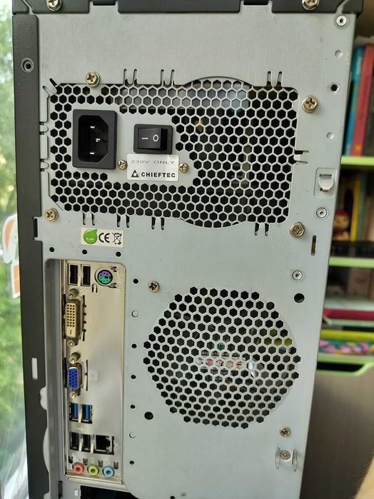 Компьютер (системний блок + монітор)