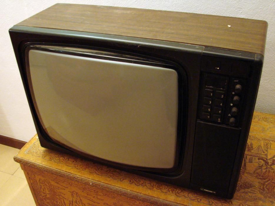 Televisão FERGUSON a cores década 80 (nintendo nes snes sega atari etc