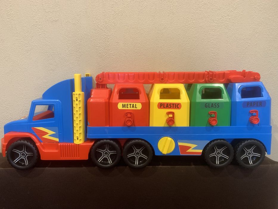 Ciężarówka wader z kontenerami