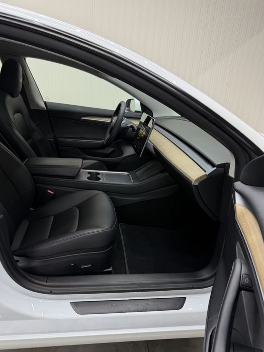 Tesla Model 3 — fotografia 6