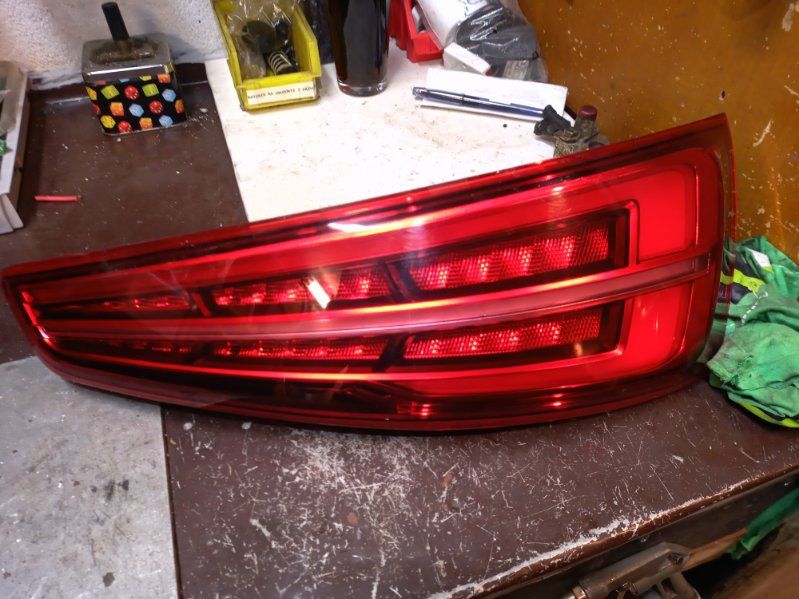 Sprzedam komplet lamp audi  q3 2016 USA