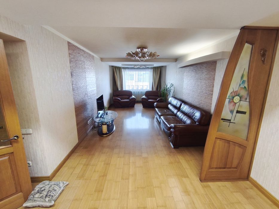 Оренда 3 кімнатна квартира на бульварі Шевченка в місті Черкаси. 145м2