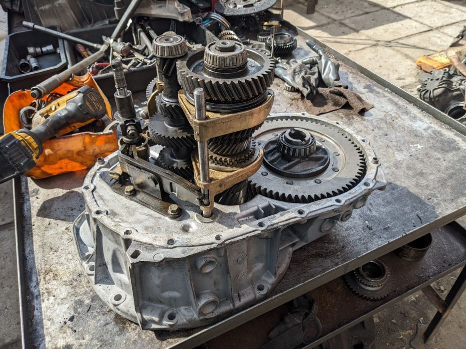 КПП  Рено мастер/Reno master по запчастинах