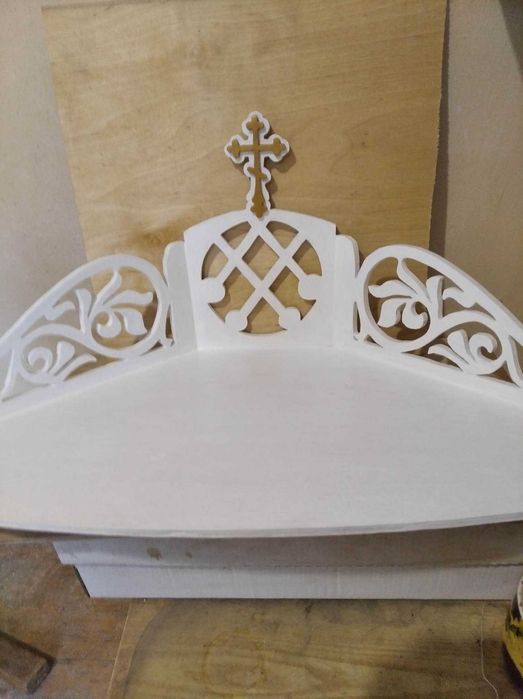 продам уговую полочку