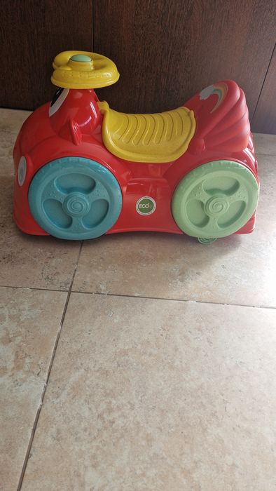Brinquedo andador chicco