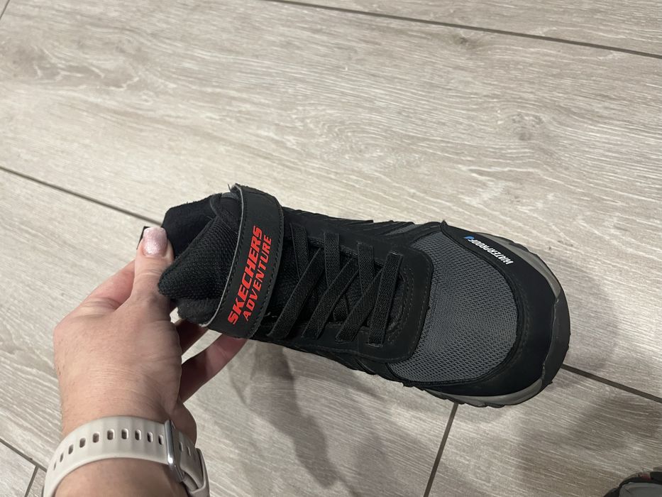 Зимове хлопчаче взуття skechers