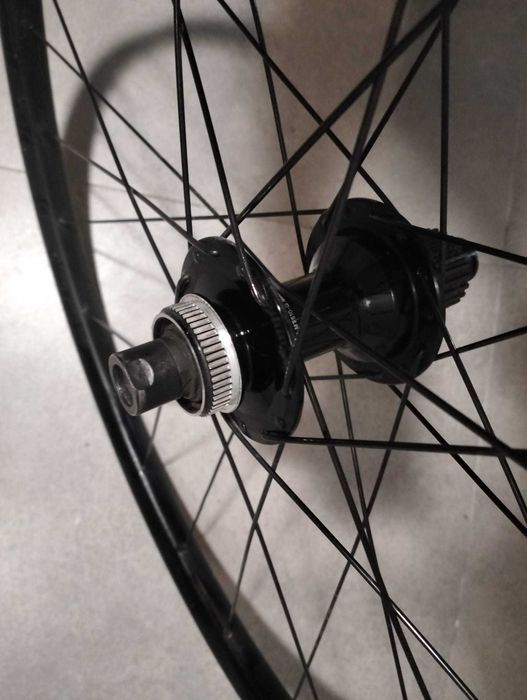 Roda traseira 12 V Crest / Shimano / Dt Swiss