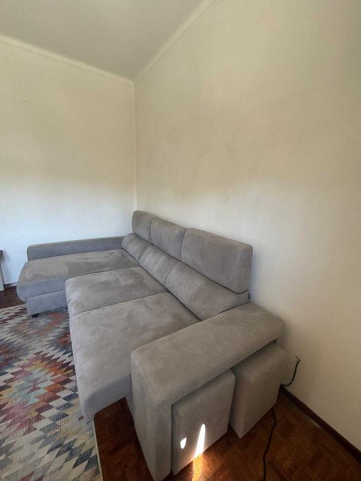 Sofá cinza com chaise longue