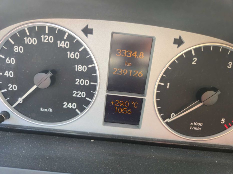 Carro Mercedes-Benz