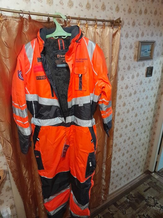 Костюм комбинезон новий