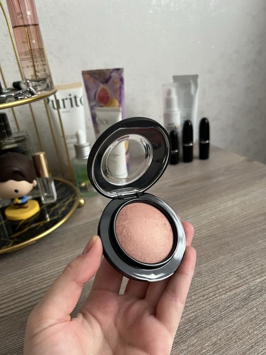 Косметика доглядова та декоративна косметика