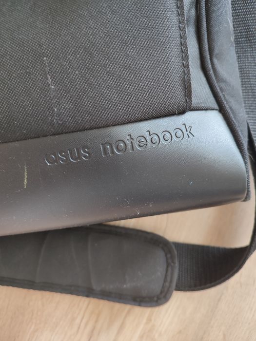 Laptop Asus F7E, ekran  17 cali, na części