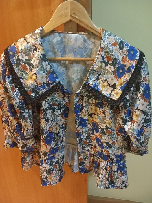Blusa colorida de verão