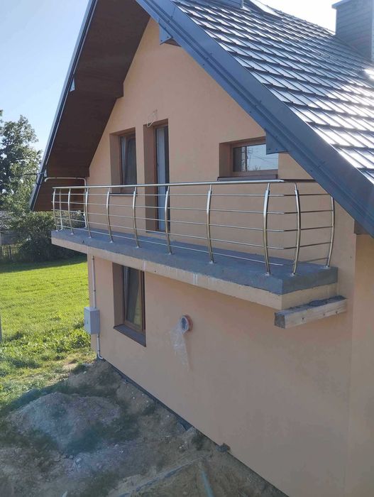 balustrada nierdzewna szybą szklana balkonowa taras malowana proszkowo