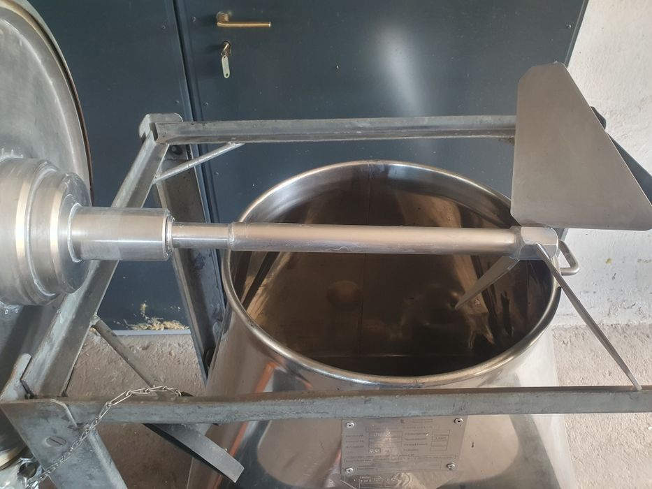 Zbiornik ze stali nierdzewnej 250l z mieszadłem, mieszalnik