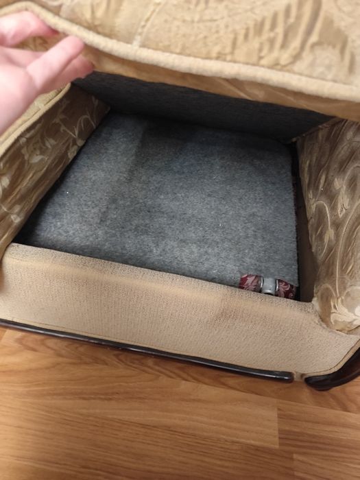 Диван і два крісла