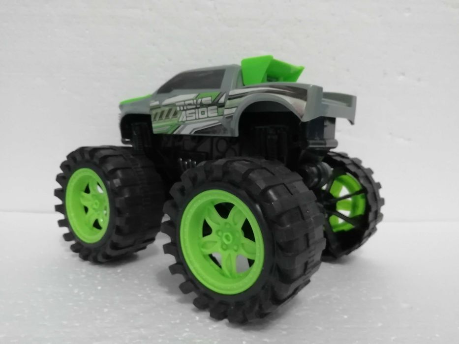 Monster Truck Max Move Aside