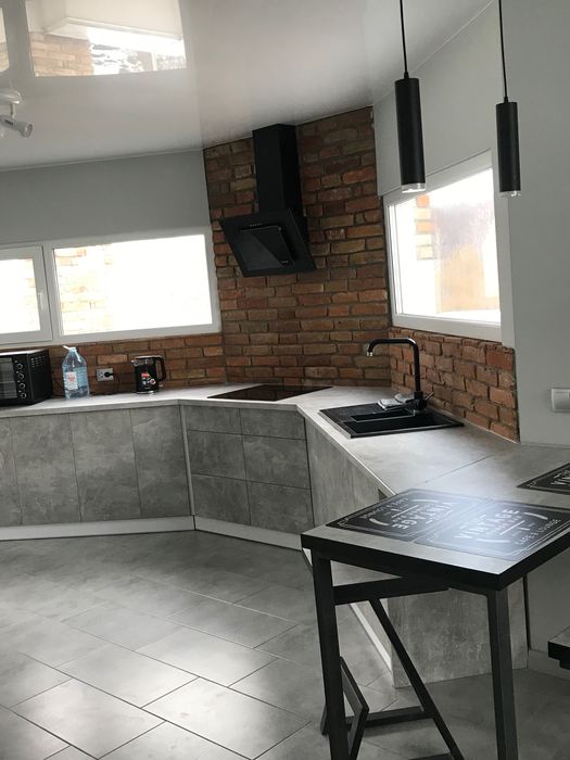 Квартира біля озера з круговою терасою та власною парковкою