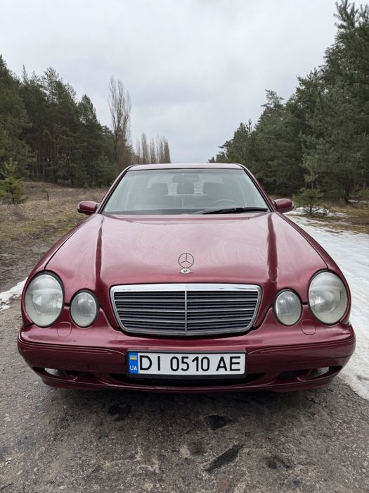 Продам Mercedes E240,