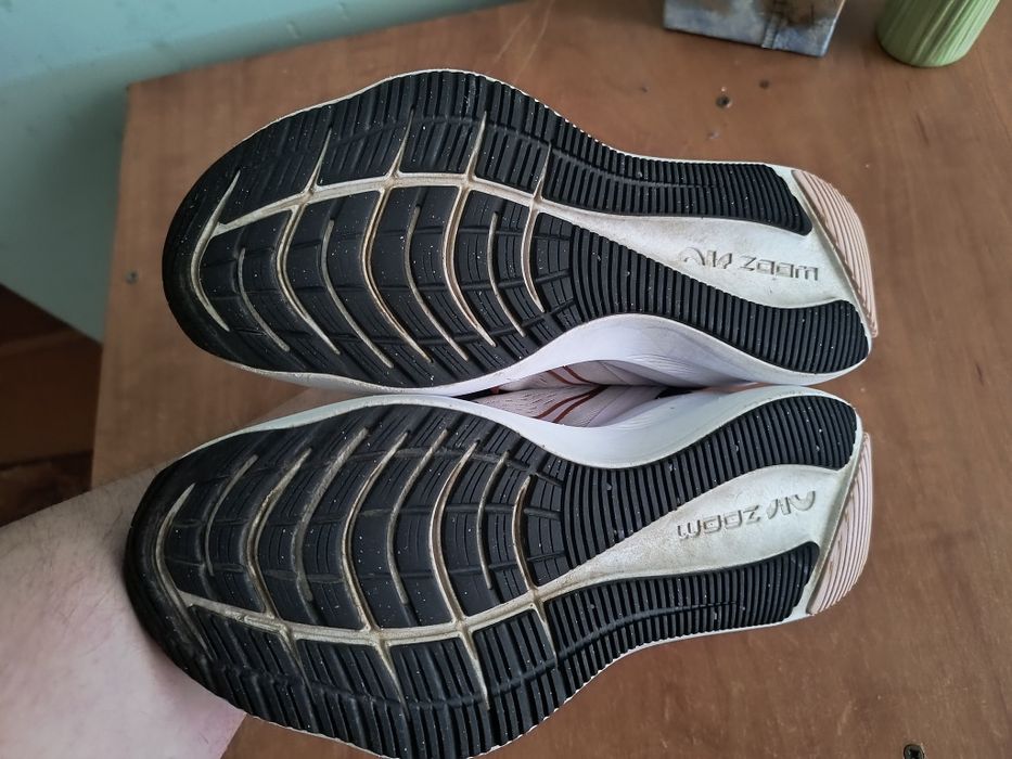 Жіночі кросівки Nike Zoom Winflo 7