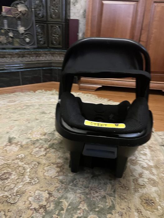 Дитяче автокрісло Recaro фірма