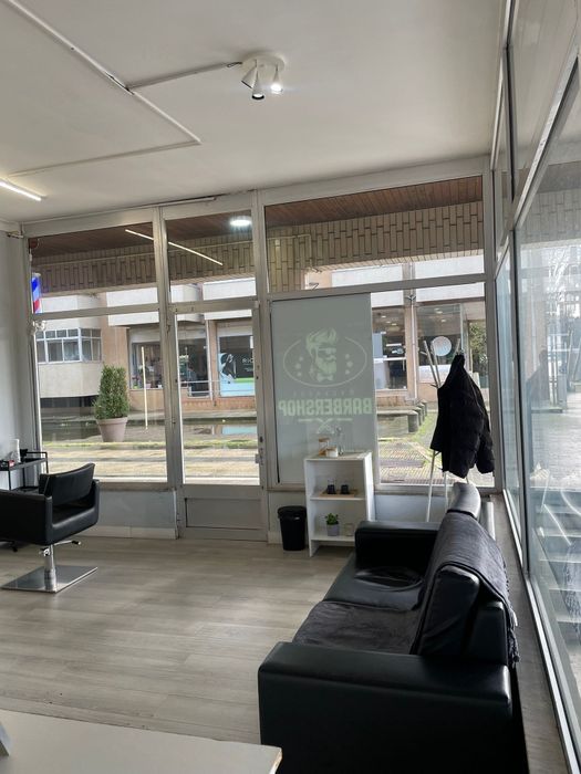 Barbearia em pleno funcionamento