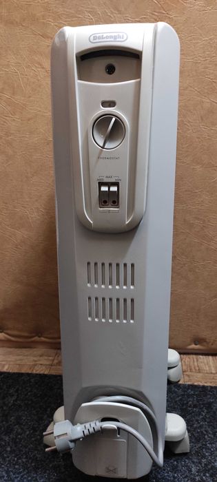 Б/В Олійний обігрівач Delonghi S770715