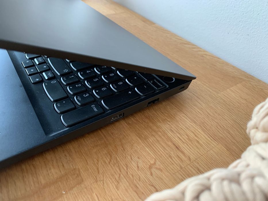 Lenovo ThinkPad E15 Gen 4 – Professional Laptop (Refurbished)64551828004099122