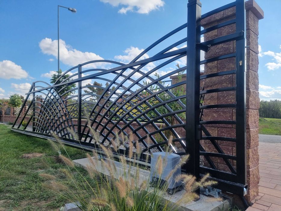 Ogrodzenia kompleksowo - joniec, palisadowe, panelowe, betonowe, kute