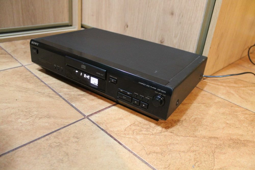 Odtwarzacz CD Sony CDP-XE210