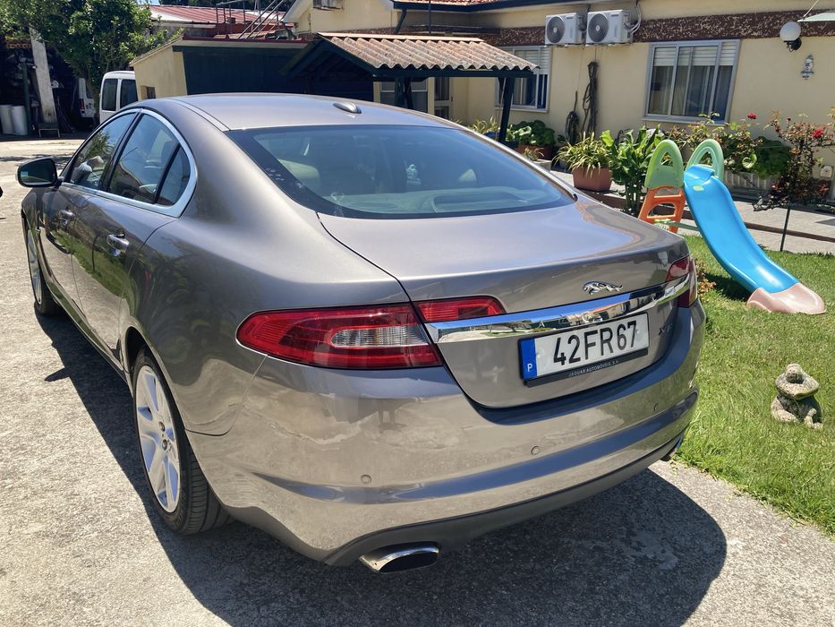 Jaguar XF 2.7 D V6 Luxury