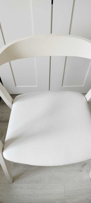 4 cadeiras com estofo