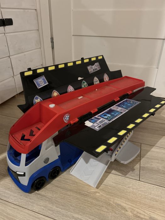 Zestaw Psi Patrol pojazd i figurki z autami