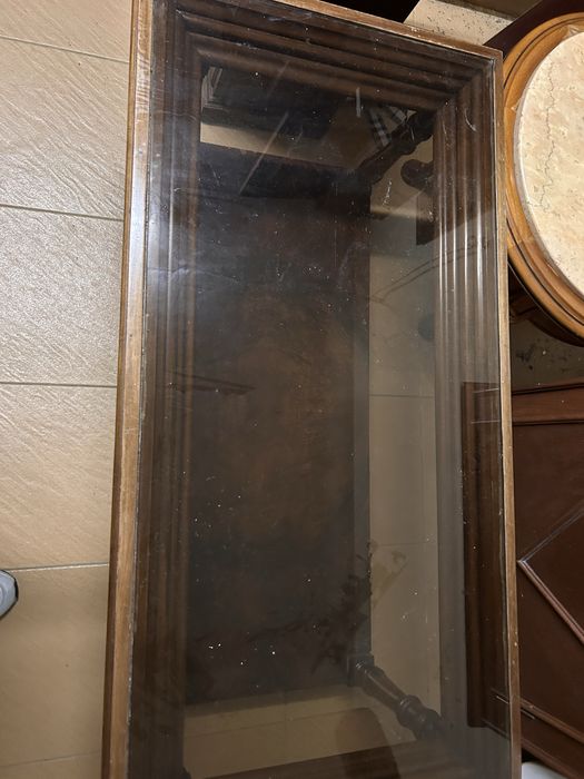 Mesa de sala com tampo de vidro