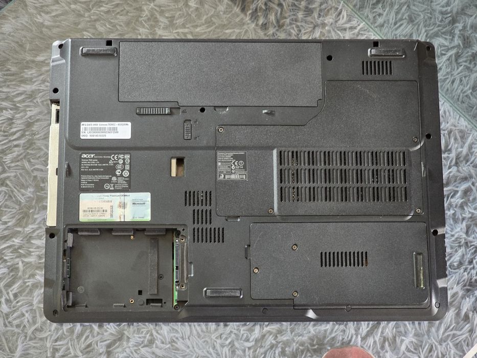 Duży Laptop Acer 17,3 Dysk SSD 4GB RAM Windows 10 Office