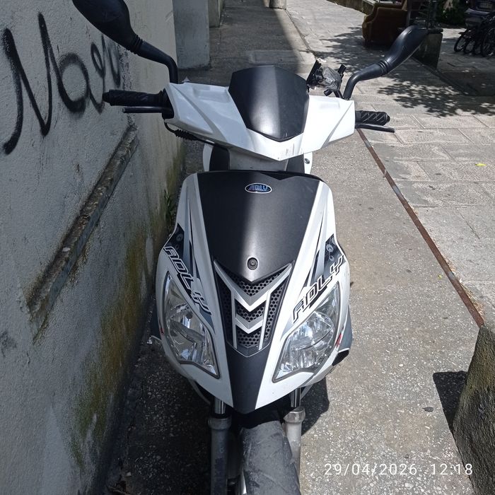 Vendo moto a gasolina 125cc