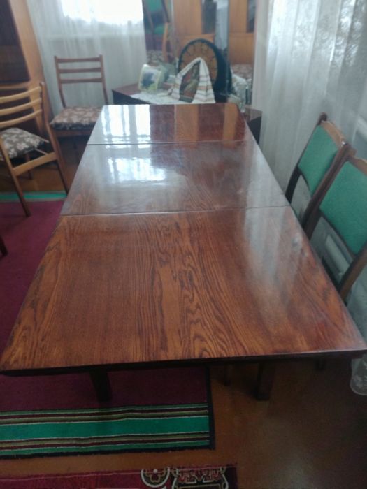 Стіл обідній дерев'яний