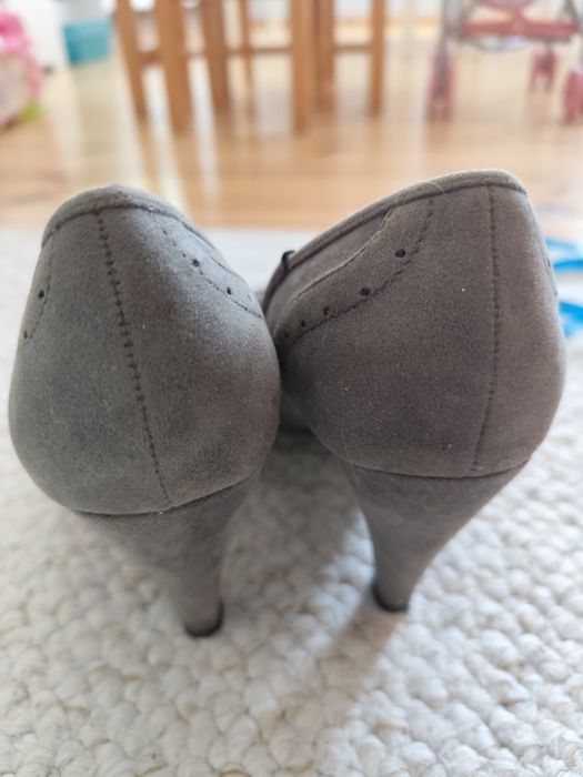 Czółenka pantofle szpilki szare zamszowe impreza firma praca wiosna la