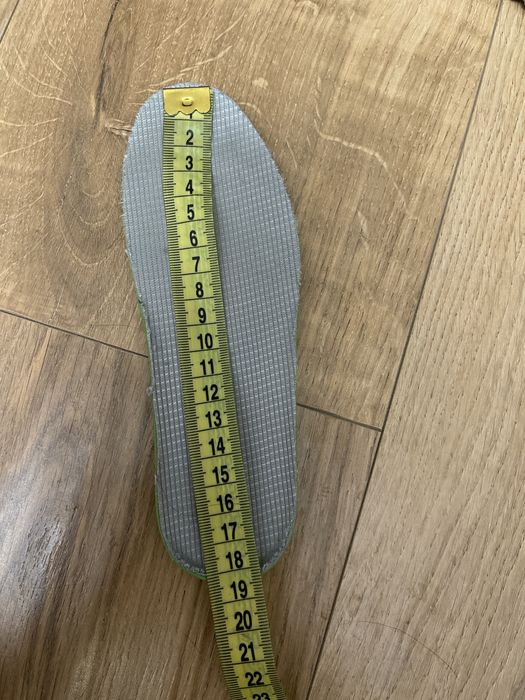 Кросівки на дівчинку