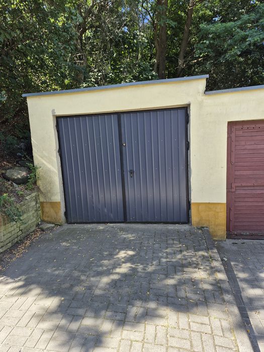 Garaż os. morelowe Nowa brama prąd kanał