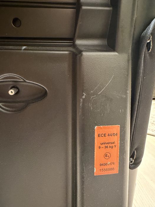 Fotelik samochodowy Recaro 15-36 kg . Posiadam 2 sztuki.