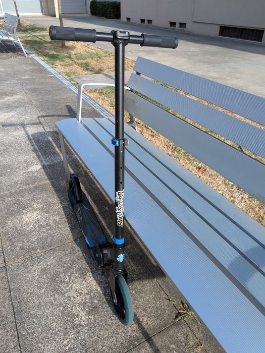 Trotinete 2 rodas manual com bastante uso