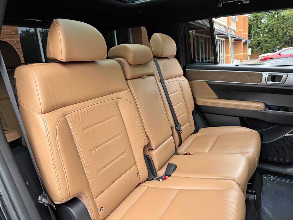 Hyundai Santa Fe Limited      2024