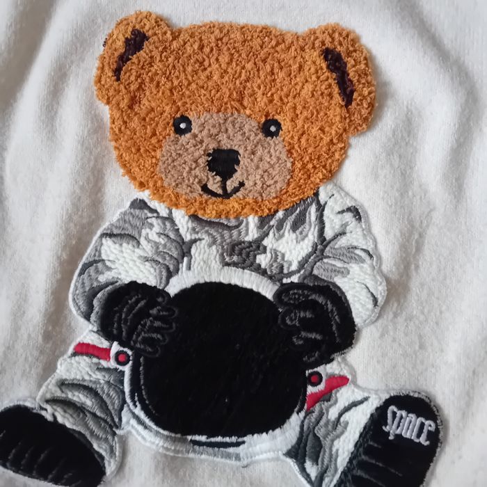 Sweter ciepły z misiem