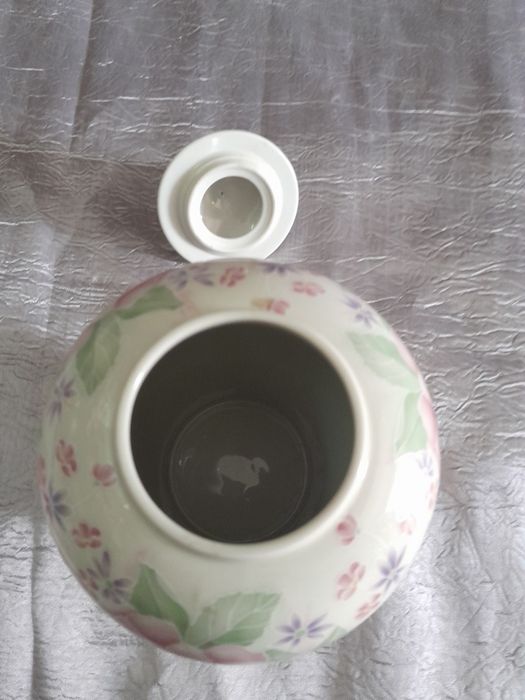 Pote decorativo em cerâmica