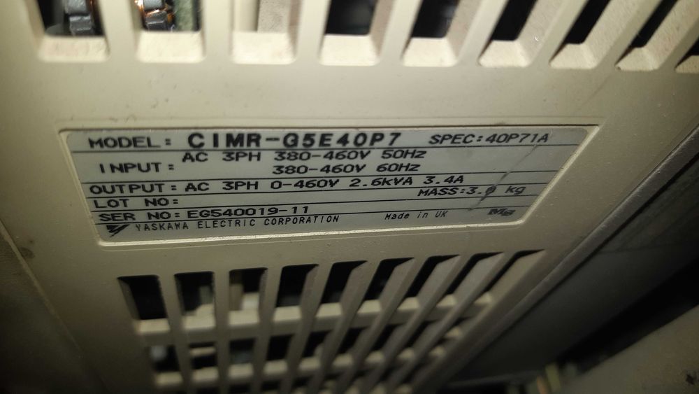 cimr-g5c40p7 yasakawa falownik varispeed 616g5 z ekranem