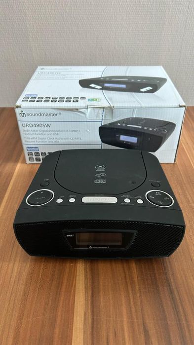 Budzik z radiem, CD, USB Soundmaster URD480SW