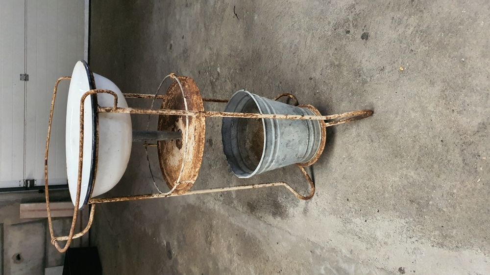 Lavatorio em ferro antigo para restaurar
