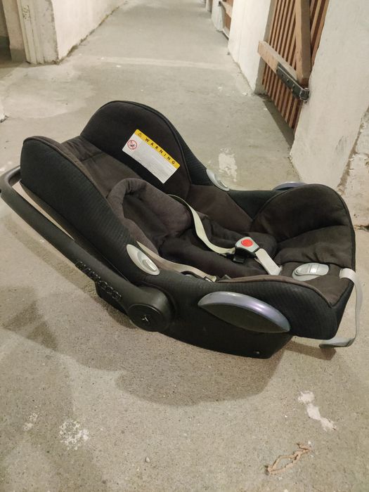 Oddam nosidło maxi Cosi bez bazy, z wkładką dla niemowlaka